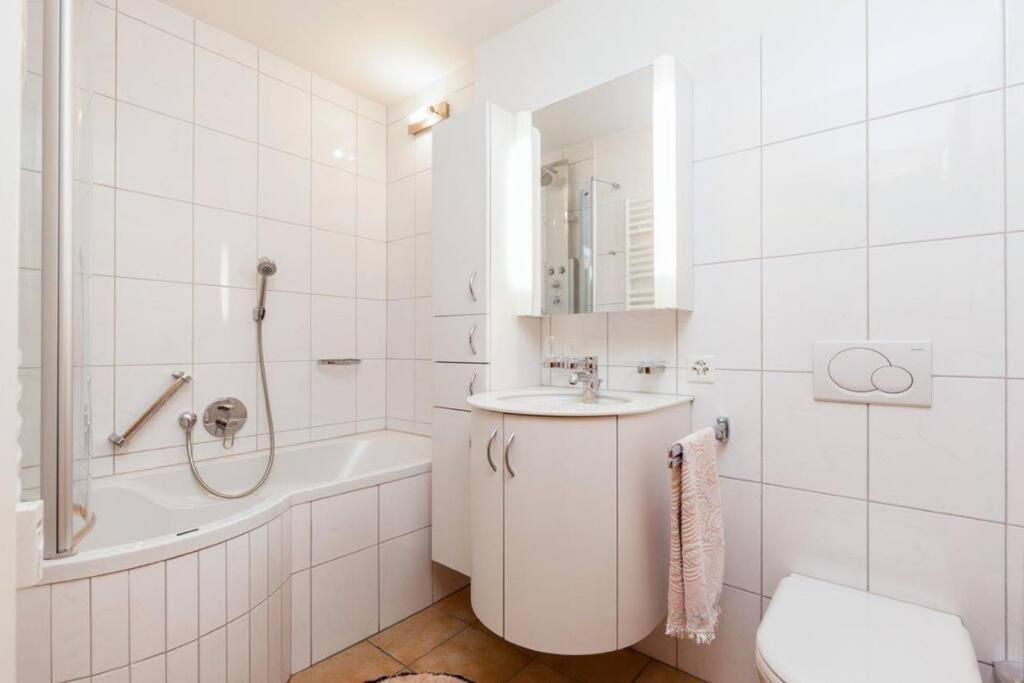 Direkt Am - Aussicht - Balkon - Tg-stellplatz *