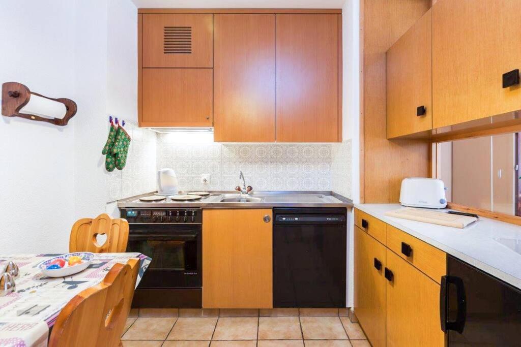 Direkt Am - Aussicht - Balkon - Tg-stellplatz अपार्टमेंट *